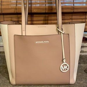 MK purse